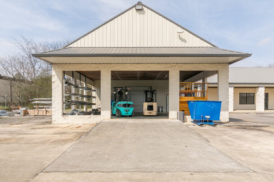 More Photos Of 2065 Cleveland Hwy, Dalton Flex For Sale