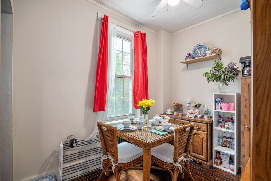 More Photos Of 462-470 2nd Ave, Troy Storefront Retail Residential For Sale