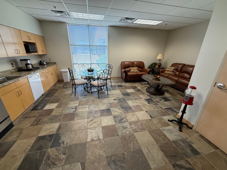 More Photos Of 241 Commercial Park Cir, Calera Distribution For Lease