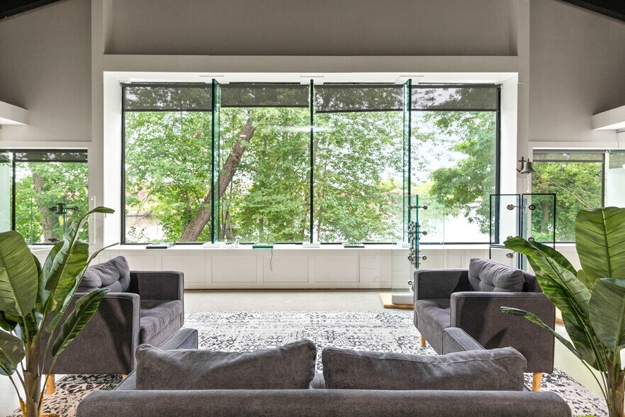 More Photos Of 44 Lincoln St, Saco Office For Sale