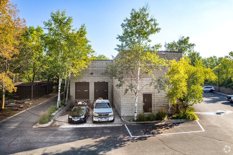 More Photos Of 5852-5870 Baker Rd, Minnetonka Unknown For Lease