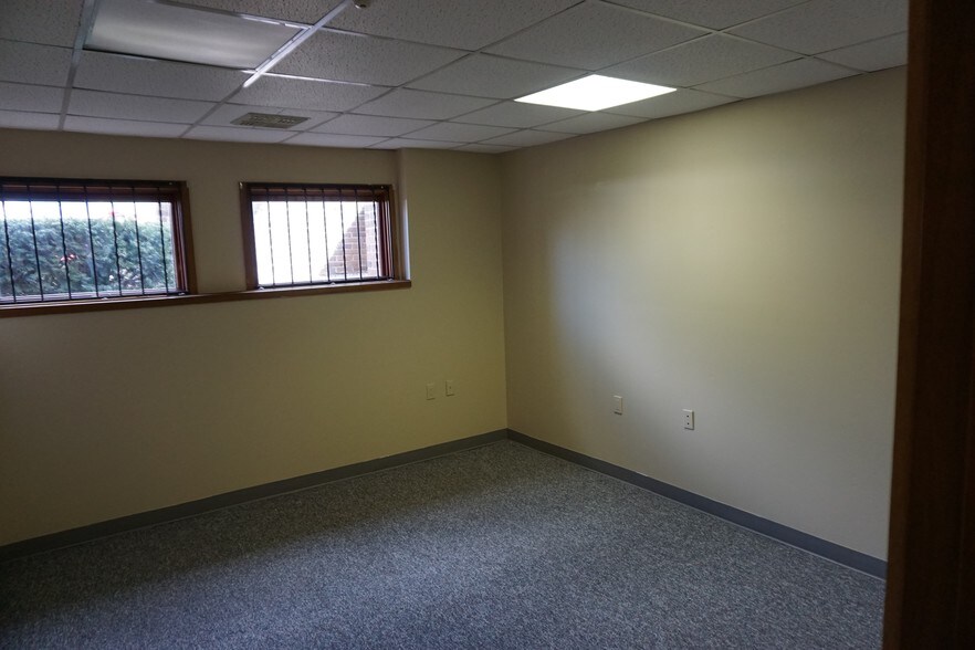 More Photos Of 49 Pearl St, Brockton Medical For Lease