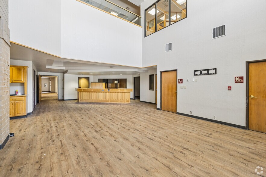 More Photos Of 230 N Midwest Blvd, Oklahoma City Medical For Sale