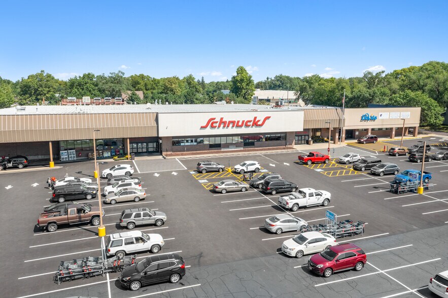 More Photos Of 1001 Court St, Pekin General Retail For Sale