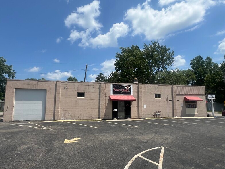 More Photos Of 2100 Broadway, Anderson Storefront For Sale