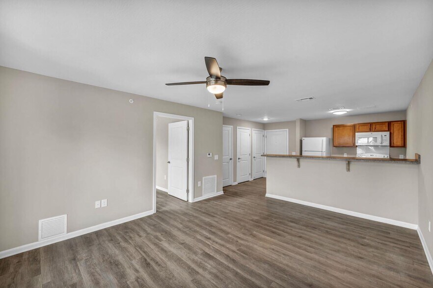 More Photos Of 6500 Powers Blvd, Parma Apartments For Lease