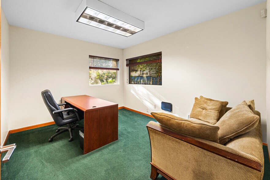 More Photos Of 1571 NW 13th Ct, Miami Medical For Lease