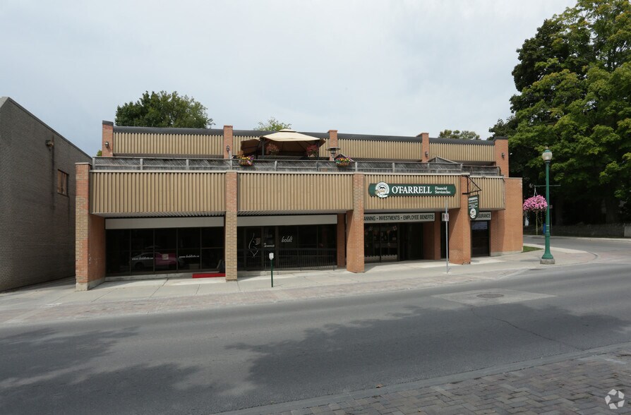 More Photos Of 52-58 King St E, Brockville Office For Sale