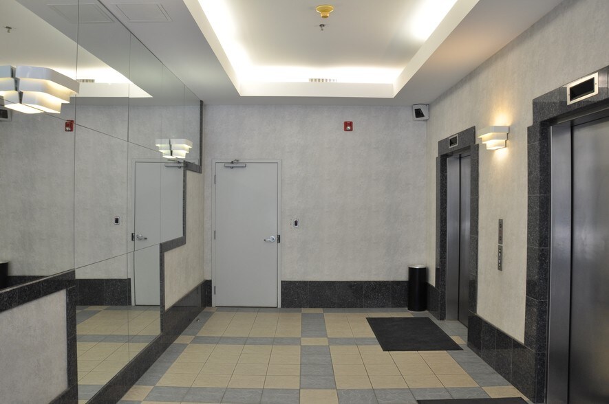 More Photos Of 245 Ouellette Ave, Windsor Office For Lease