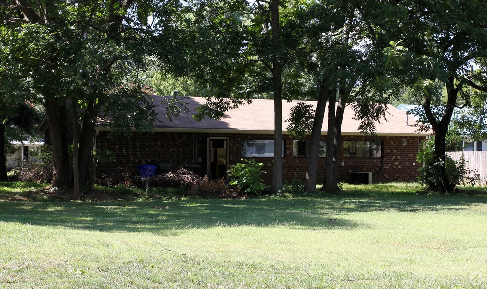 More Photos Of 302 W Graham St, Mebane Office For Lease