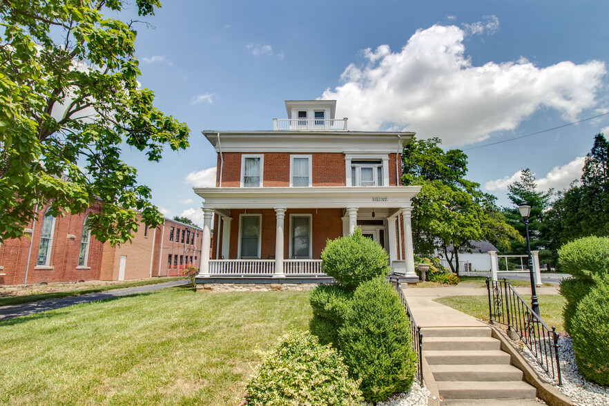 Primary Photo Of 212 E Main St, Carlinville Office Residential For Sale