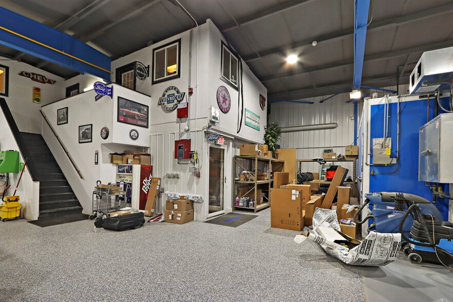 More Photos Of 1206 Washington Rd, Kenosha Auto Repair For Sale
