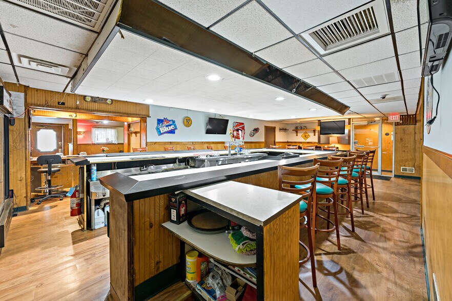 More Photos Of 180 Butler Rd, Saxonburg Restaurant For Sale