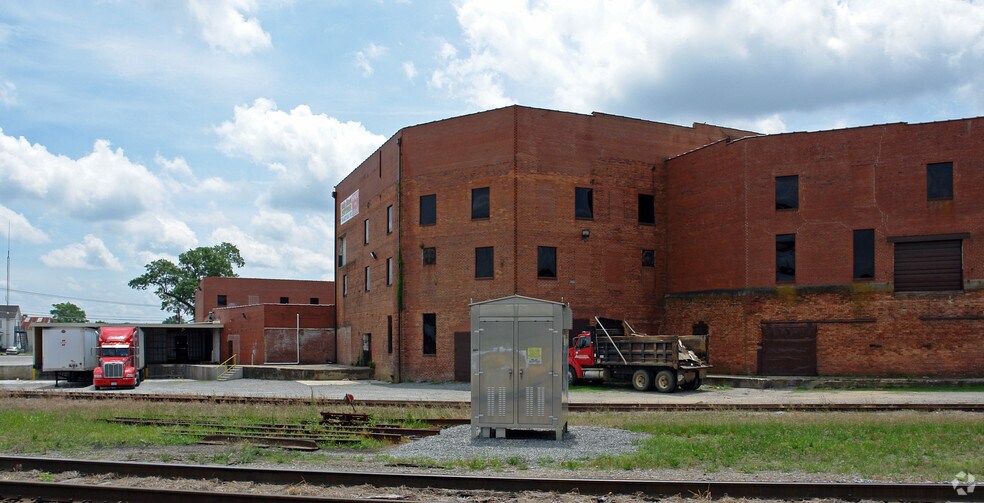 More Photos Of 105 E Holly St, Goldsboro Warehouse For Sale