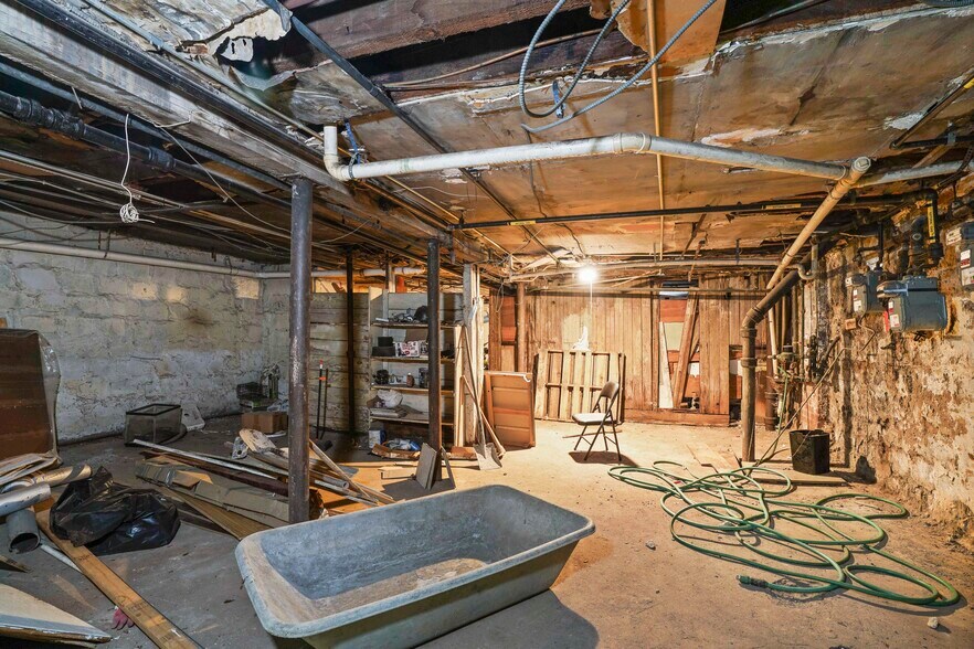 More Photos Of 1890 W 6th St, Brooklyn Storefront Retail Residential For Sale