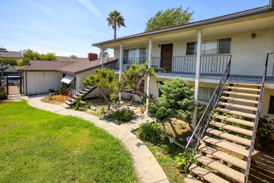 More Photos Of 12406 Clearglen Ave, Whittier Multifamily For Sale