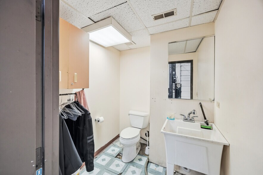 More Photos Of 10855 Irma Dr, Northglenn Warehouse For Sale