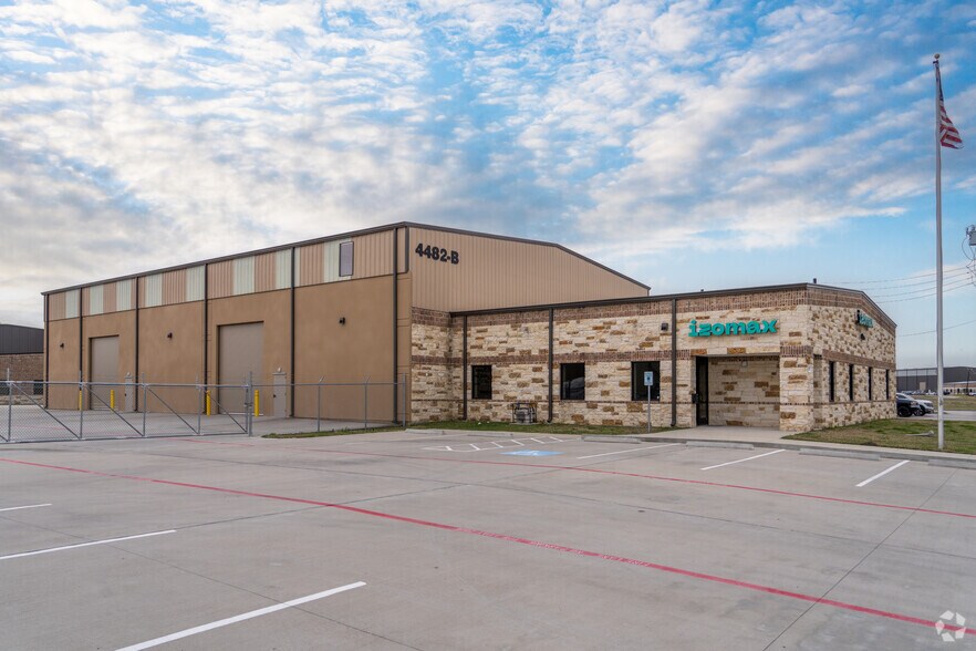 More Photos Of 4482 Genoa Red Bluff, Houston Warehouse For Lease