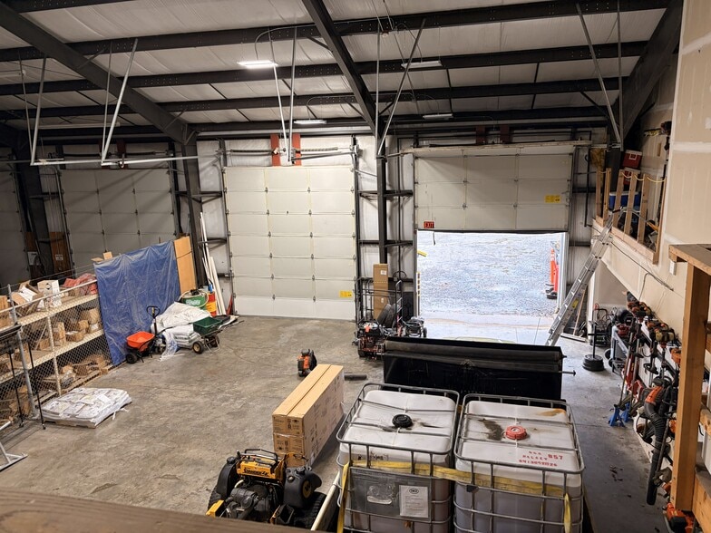 More Photos Of 128 Oyster Bay Ave, Bremerton Industrial For Lease