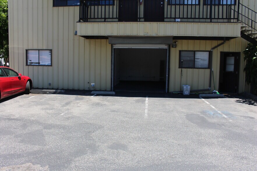 More Photos Of 125 Post St, Santa Cruz Light Distribution For Lease