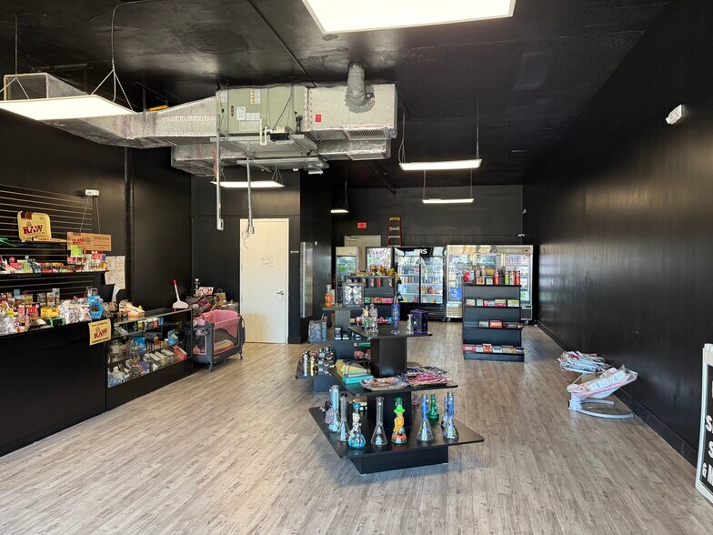 More Photos Of 300 SW 17th Ave, Miami Fast Food For Lease