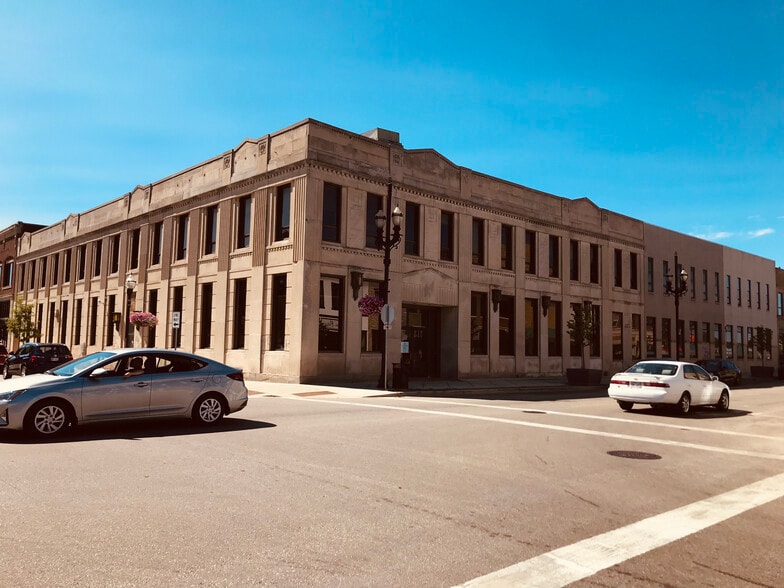 More Photos Of 5522 6th Ave, Kenosha Restaurant For Sale