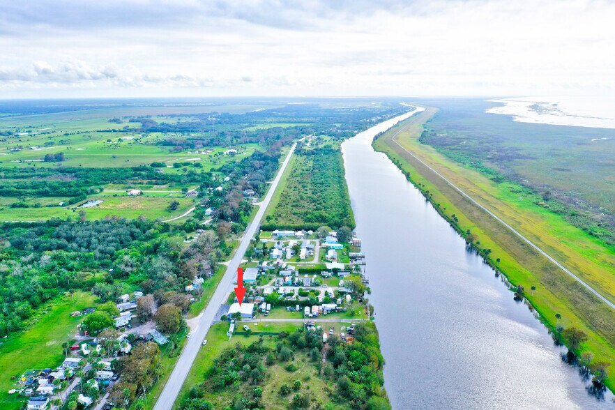 11486 US Highway 441 SE, Okeechobee, FL 34974 Freestanding For Sale