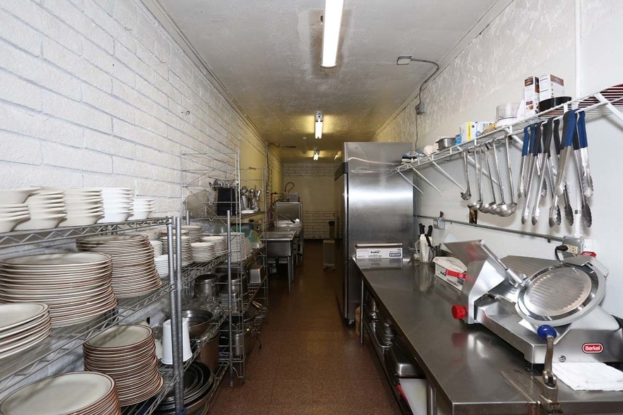 More Photos Of 7783 W Ralls Dr, Strawberry Restaurant For Sale