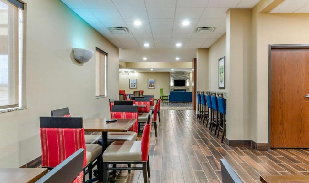 More Photos Of 1949 N 9th St, Salina Hotel For Sale