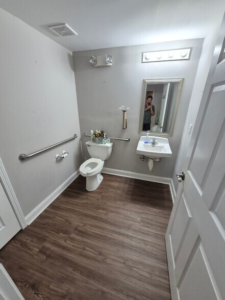 More Photos Of 113 Mountain Brook Dr, Canton Medical For Lease