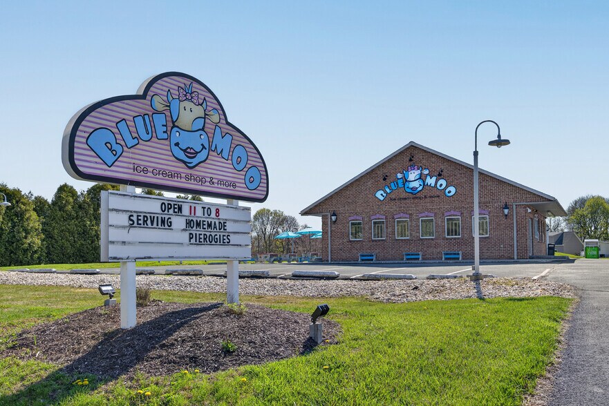 More Photos Of 2693 Community Dr, Bath Restaurant For Sale