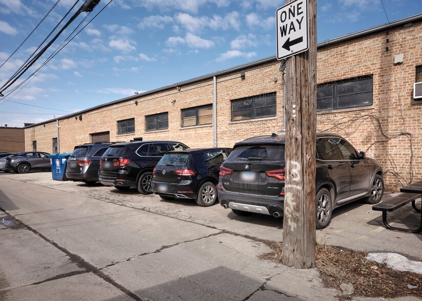 More Photos Of 5480 N Elston Ave, Chicago Warehouse For Lease