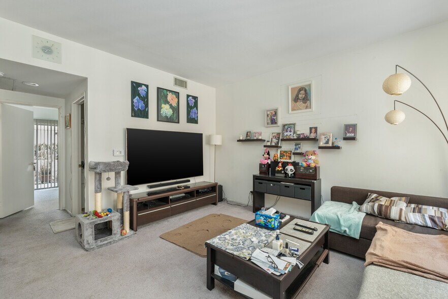 More Photos Of 909 N San Vicente Blvd, West Hollywood Apartments For Sale