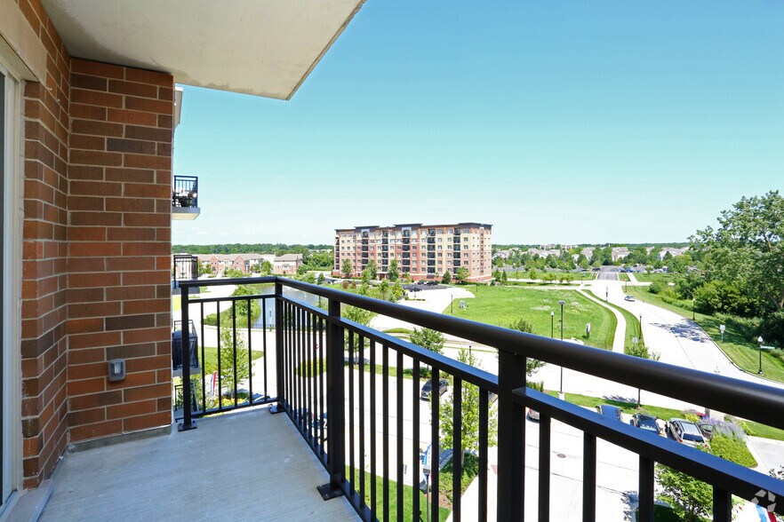 More Photos Of 1255 Town Center Rd, Vernon Hills Apartments For Lease