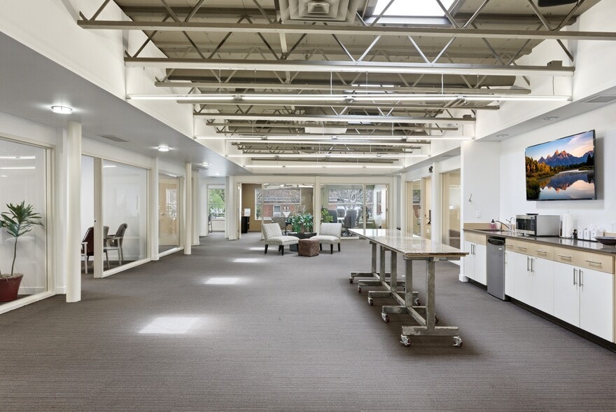 More Photos Of 555 S 300 E, Salt Lake City Office For Sale