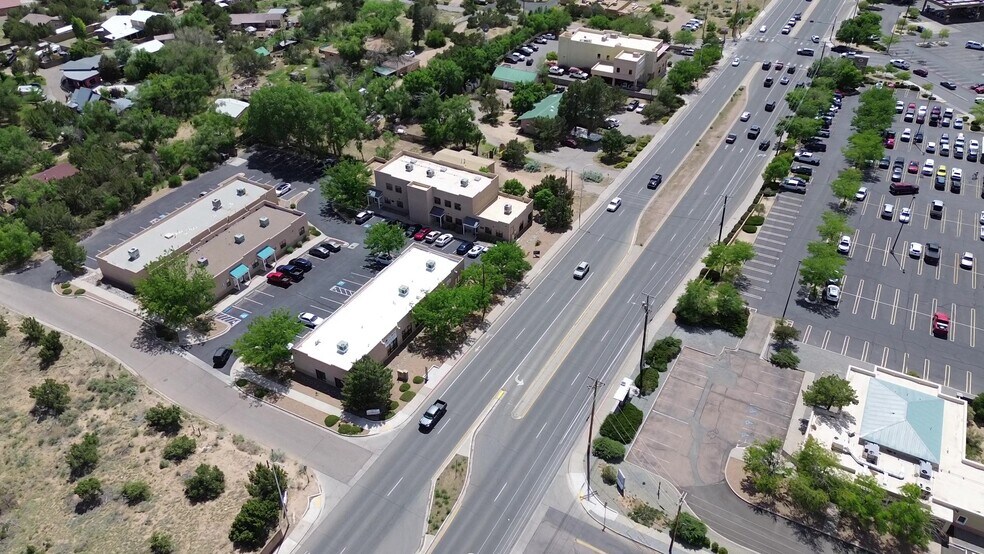 More Photos Of 3600 Rodeo Ln, Santa Fe Medical For Sale