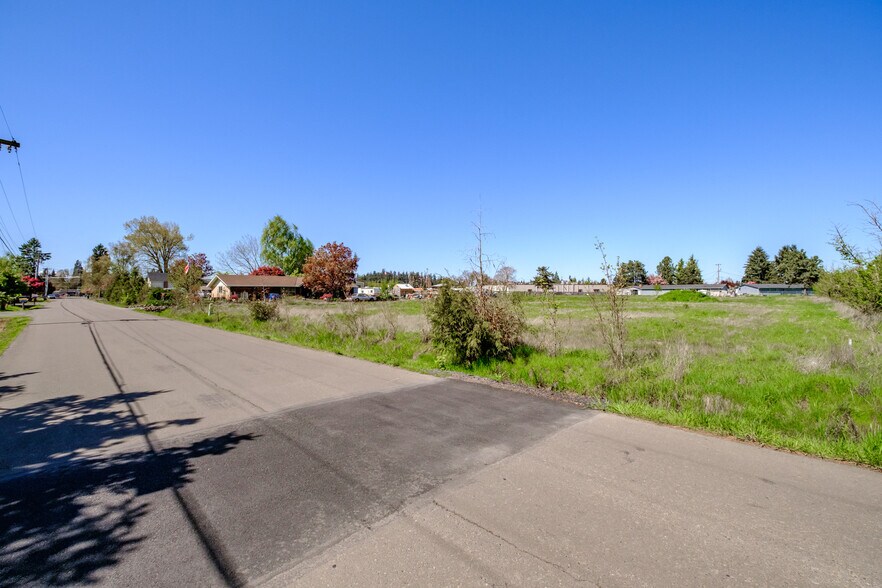 More Photos Of 1661 Lincoln Rd, Woodburn Land For Sale