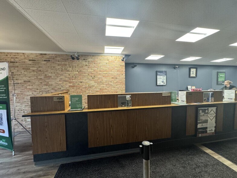 More Photos Of 506 Merchant St, Ambridge Bank For Sale