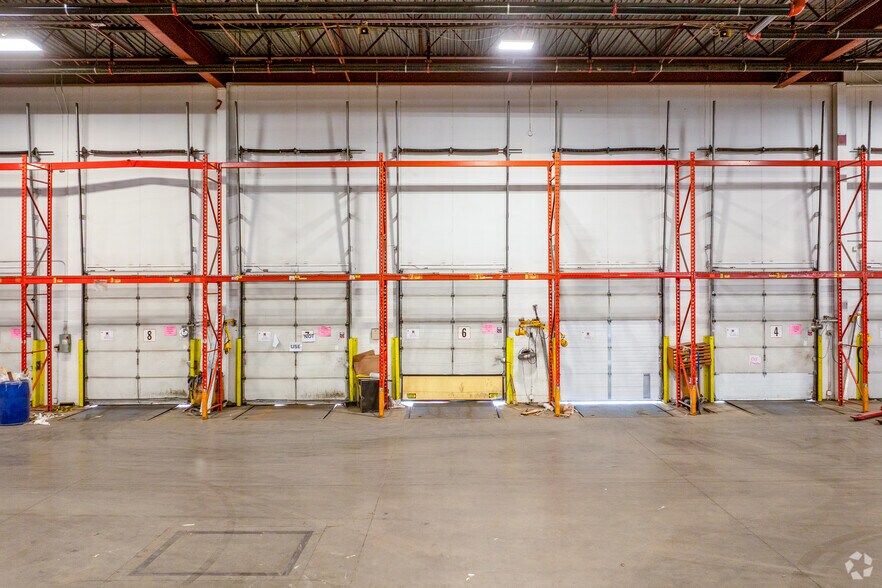 More Photos Of 475 Admiral Blvd, Mississauga Warehouse For Lease