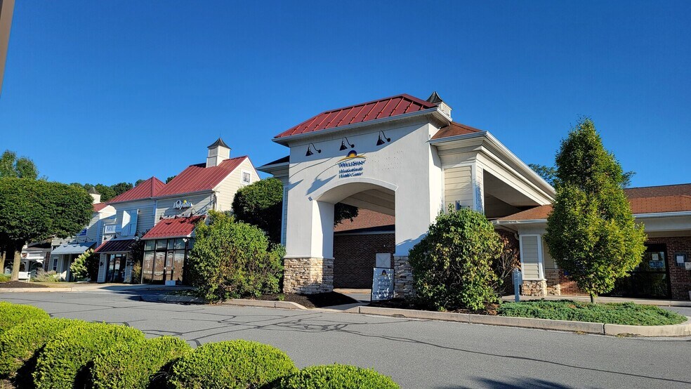 More Photos Of 333-345 W Main St, Leola Storefront Retail Office For Sale