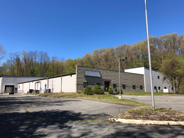 Primary Photo Of 159 Grassy Plain St, Bethel Manufacturing For Lease