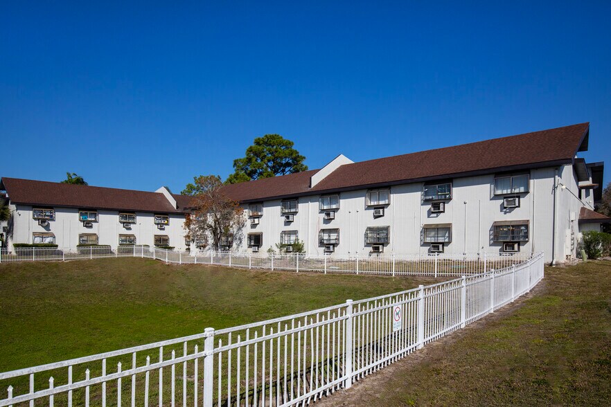 More Photos Of 1250 E 113th Ave, Tampa Apartments For Sale