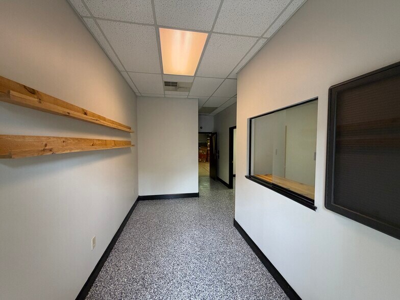 Primary Photo Of 2514 River Rd, Piedmont Flex For Lease