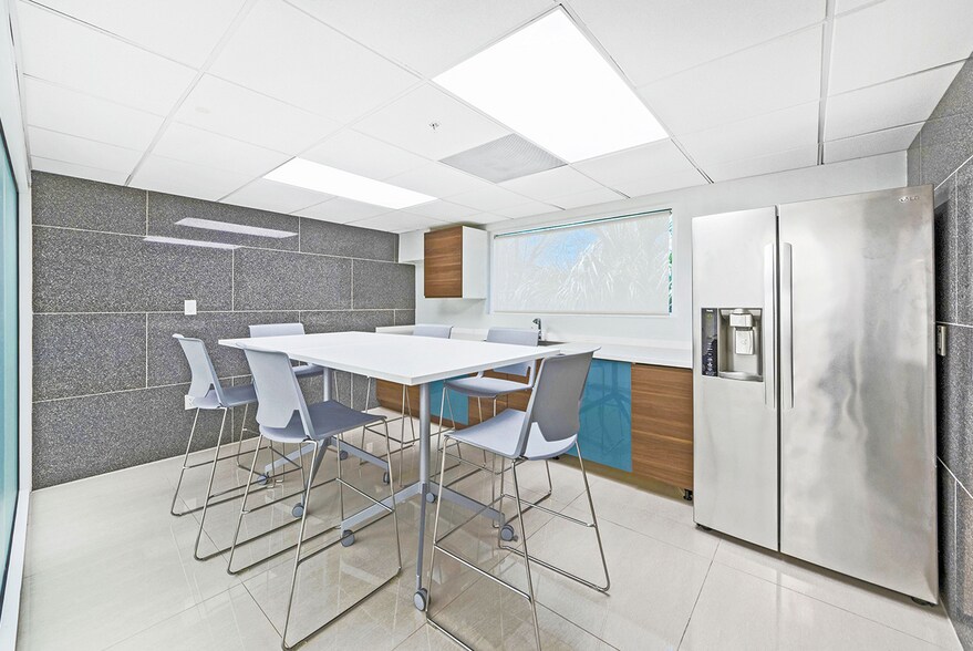 More Photos Of 1330 S Missouri Ave, Clearwater Medical For Sale