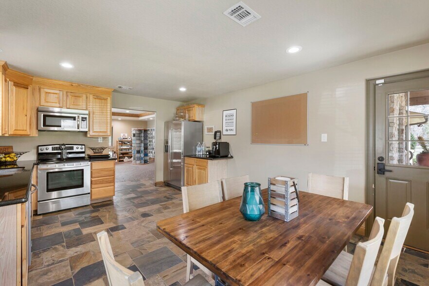 More Photos Of 8711 Hufsmith Kuykendahl Rd, Tomball Industrial For Sale