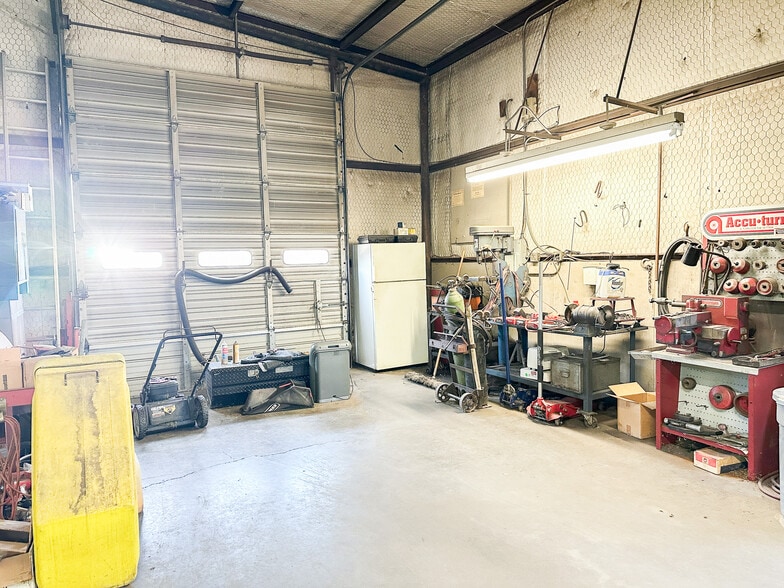 More Photos Of 2609 10th St, Wichita Falls Light Manufacturing For Sale
