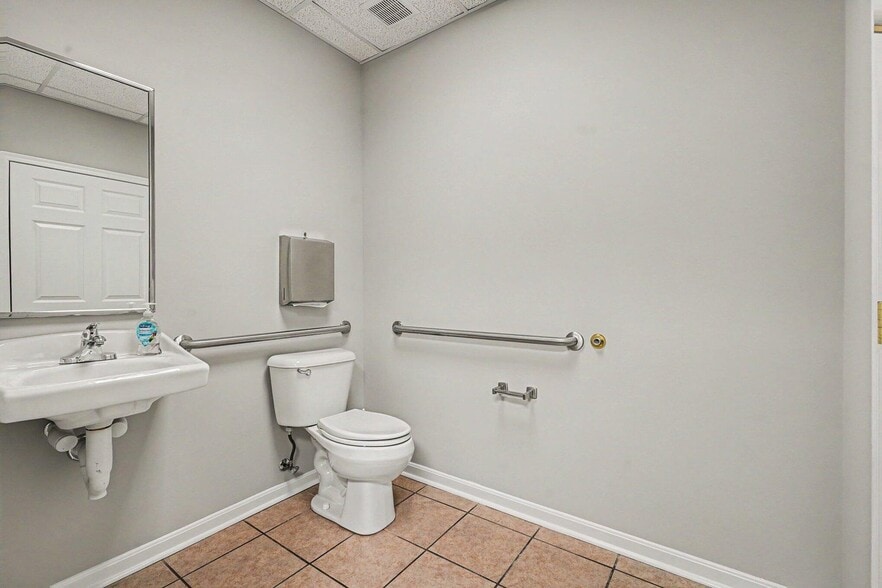 More Photos Of 6900 Houston Rd, Florence Office For Lease