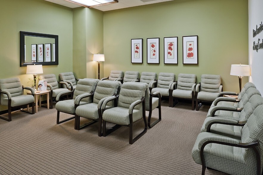 More Photos Of 23521 Paseo de Valencia, Laguna Hills Medical For Lease