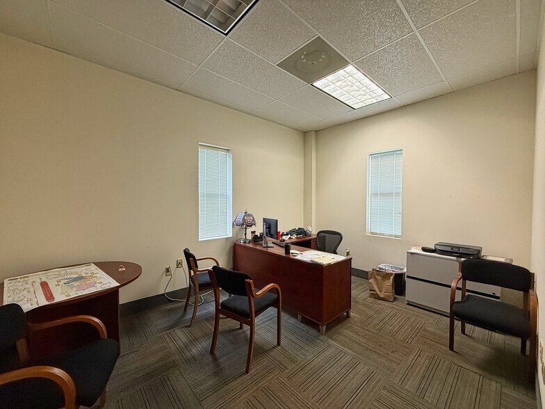 More Photos Of 7217 Peppermill Pky, North Charleston Industrial For Lease