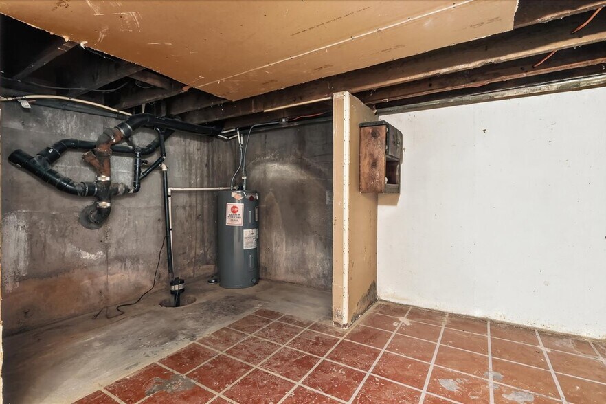 More Photos Of 437 SW 3rd St, Fruitland Freestanding For Sale